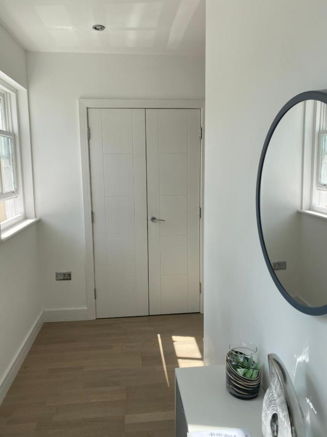 Apartment No 8 - Stay In Style In The Heart Of The Cathedral City. トルーロー エクステリア 写真