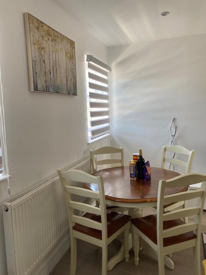 Apartment No 8 - Stay In Style In The Heart Of The Cathedral City. トルーロー エクステリア 写真