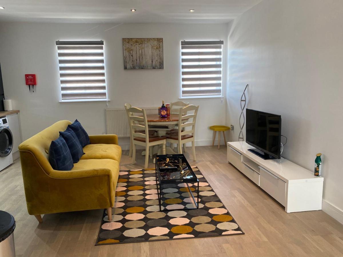 Apartment No 8 - Stay In Style In The Heart Of The Cathedral City. トルーロー エクステリア 写真