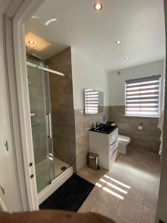 Apartment No 8 - Stay In Style In The Heart Of The Cathedral City. トルーロー エクステリア 写真